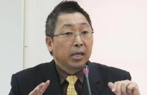 “美国会被中国拖垮！” 唐湘龙大胆预测。他觉得中国如果够聪明，想法就该和他一致。
