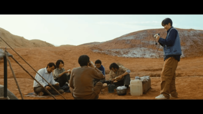 多杰离开在黎明之前胡歌把多杰的温柔与坚定演到极致✨。他眼里有百姓，有山林，有未来