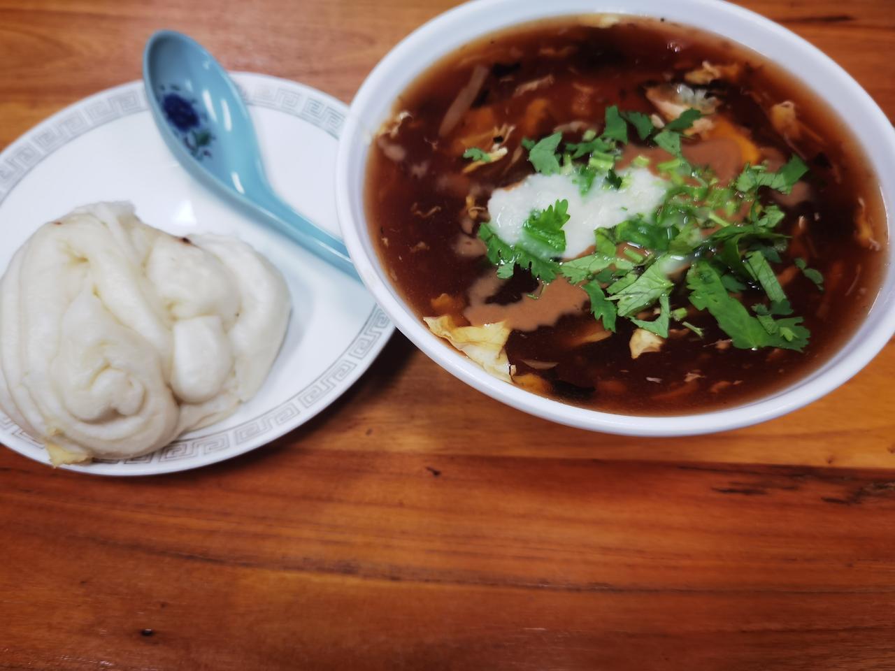 今天早上还是吃豆腐脑花卷，这次消费最少，4元，味道也是挺不错。