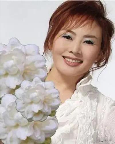 中国音乐史人物之448位，王霞（1960.4.21一）生于云南。
中国歌剧院独唱