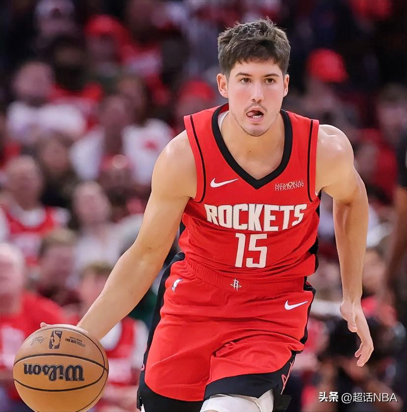 谢泼德如果能练就这三项绝技，妥妥全明星级别球星！

1、小抛投。
对阵热火比赛谢