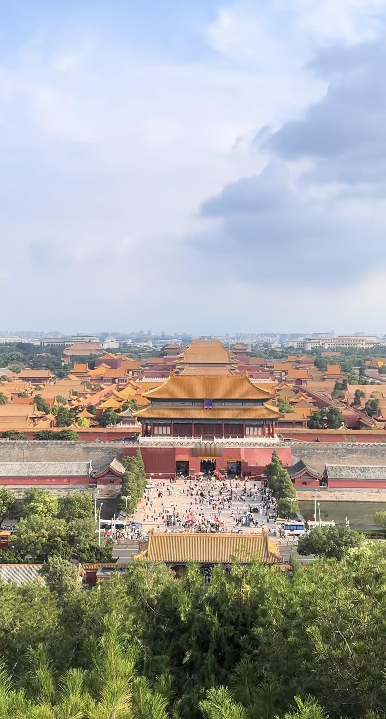 奔赴千里，只为登上紫金之巅，看一下曾经大明崇祯最后望向自己家的地方，崇祯这最后一