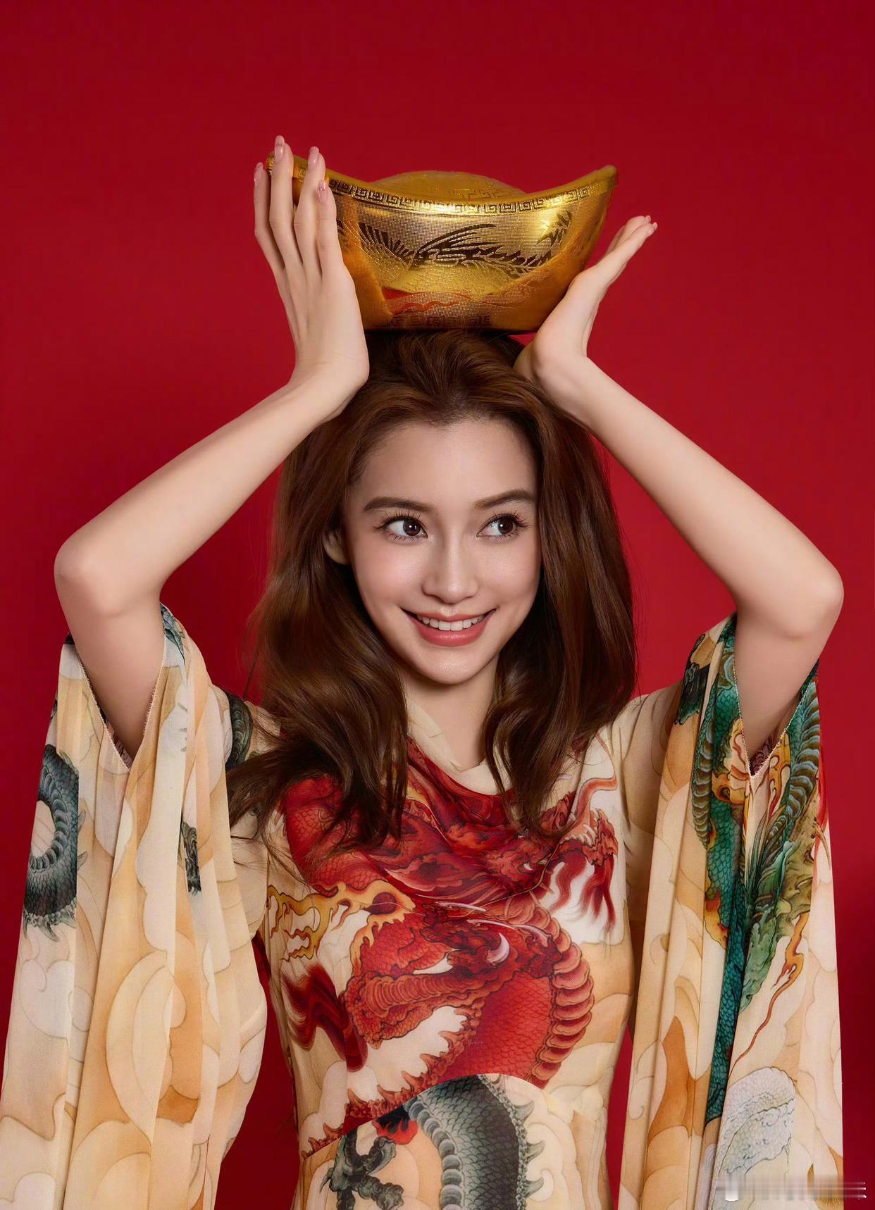 小海绵都长这么大了！果然遗传了妈妈的美貌[送花花]杨颖美得有点超过咯~ 