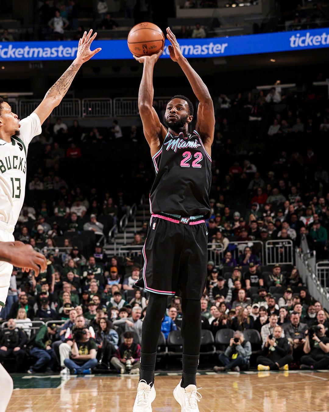 【详细解读】威金斯籽骨炎为何休息许久？“长期劳损、对比赛影响大、容易反复”根据伤