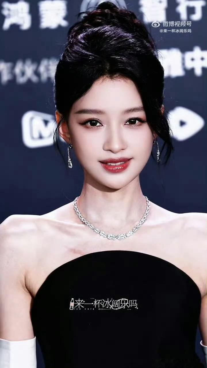 孙怡胸口怎么了完全不影响我怡盛世美颜呀
