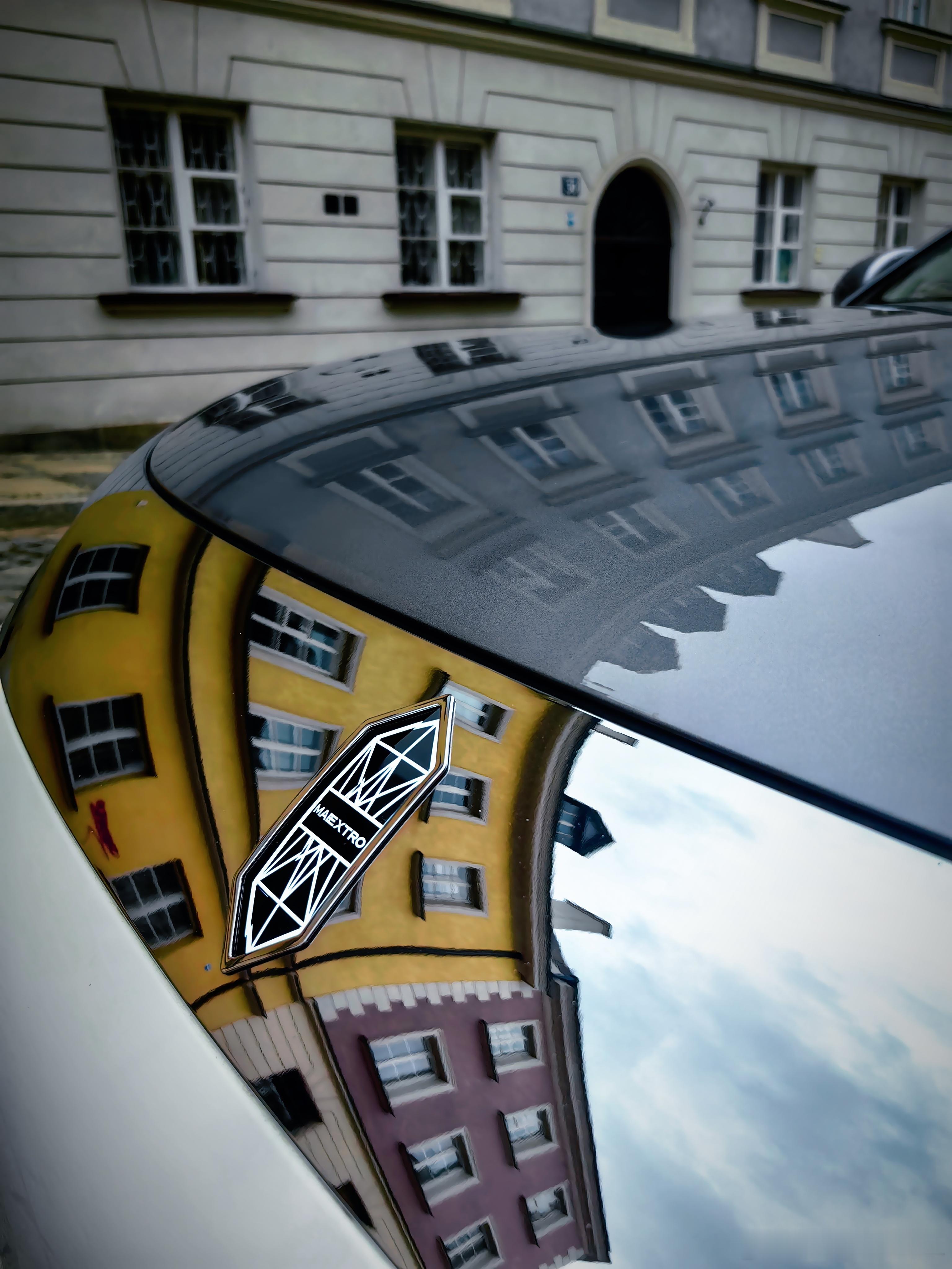 跟各位粉丝汇报一下行程，尊界S800亚欧十国之旅已经到达第四国——波兰，来到了文