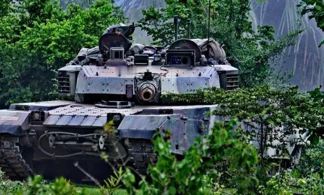 泰国方面消息称，从中国采购的VT-4坦克从第一天起就进入了作战区域，并帮助陆军步