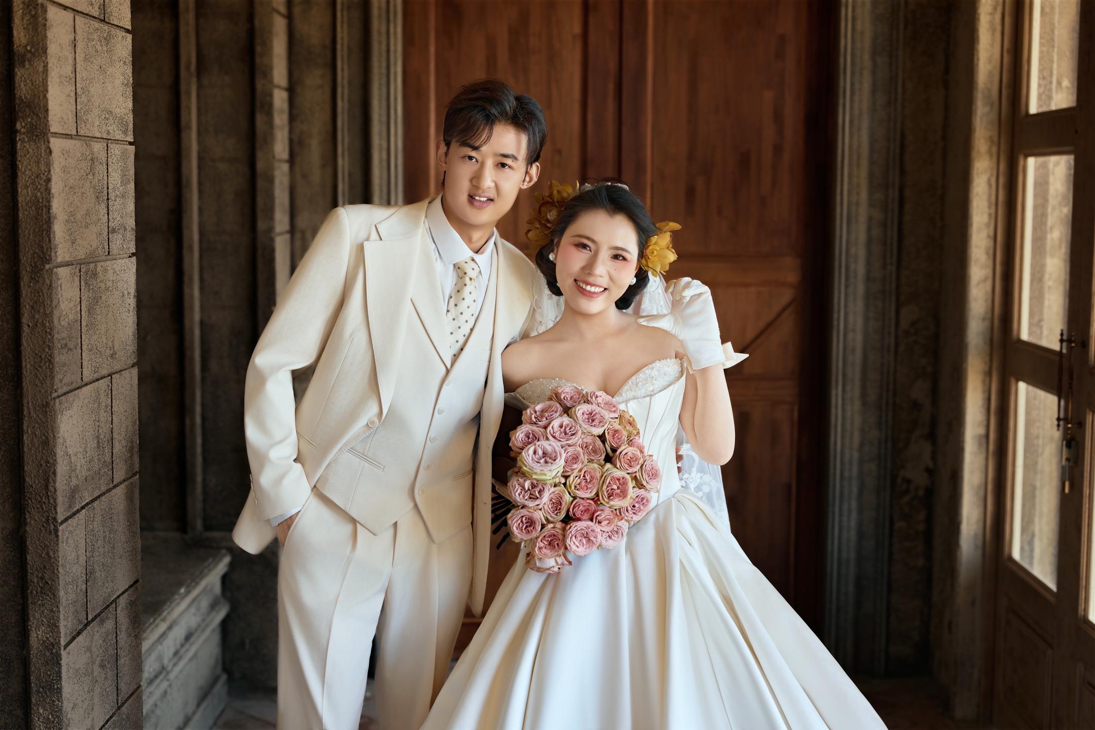 在丽江太古喜辰拍到了我的人生理想婚纱照，正式开启我们的岁岁年年