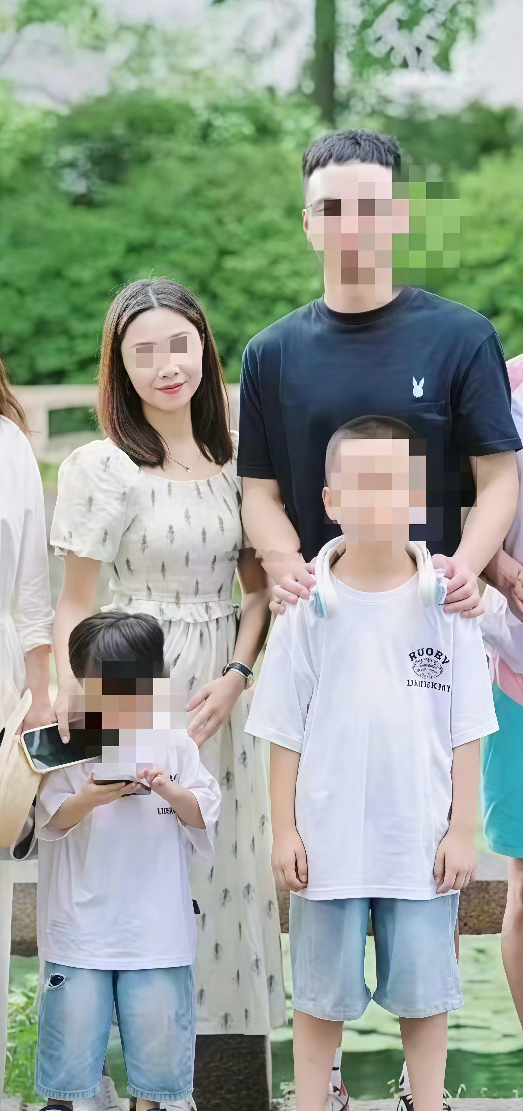 小学女老师出轨，聊天记录被老公发朋友圈。 ​​​