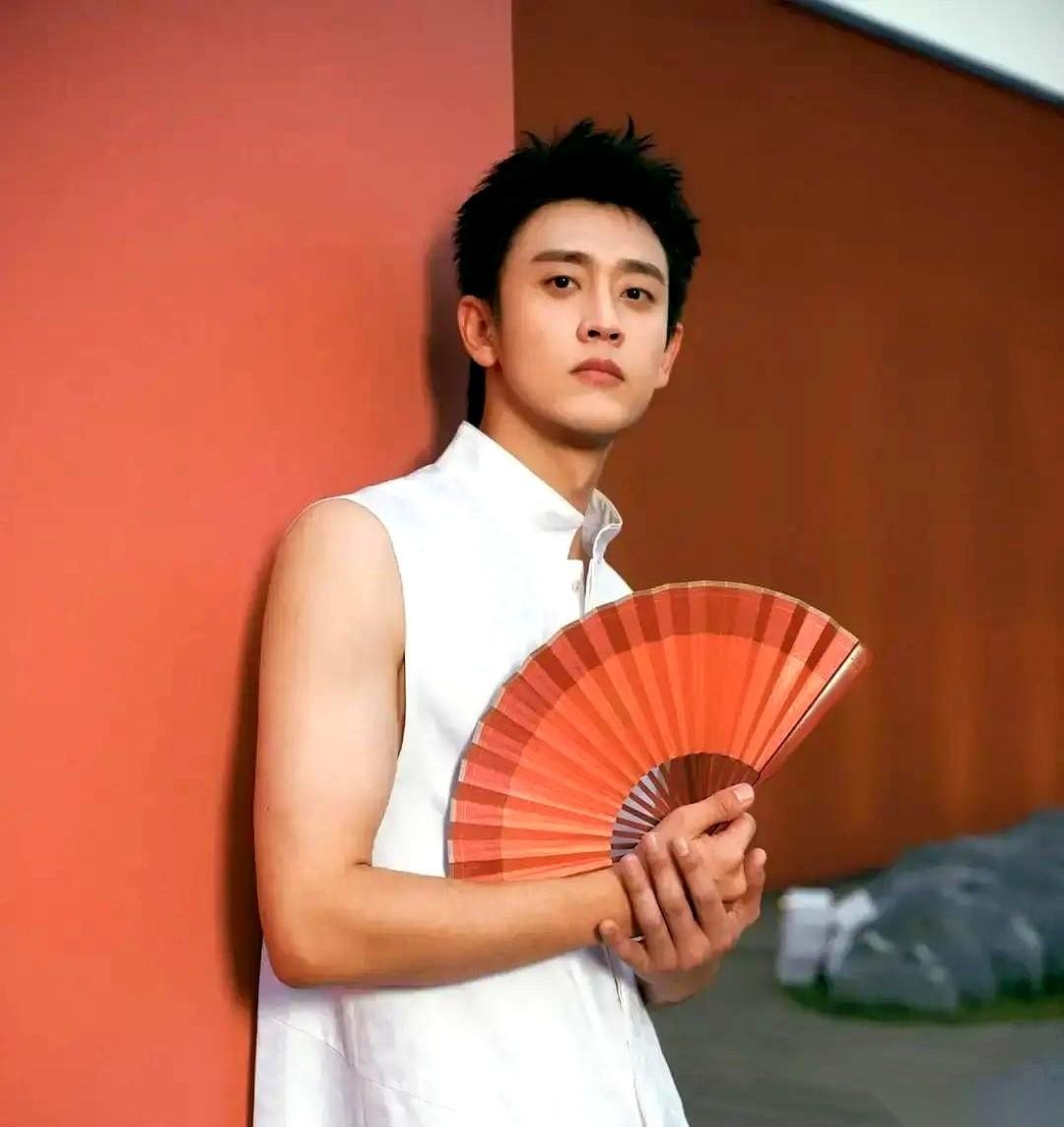 《赘婿2》为了省500万，把郭麒麟换了。
我看到这消息的时候，第一反应是，这帮人