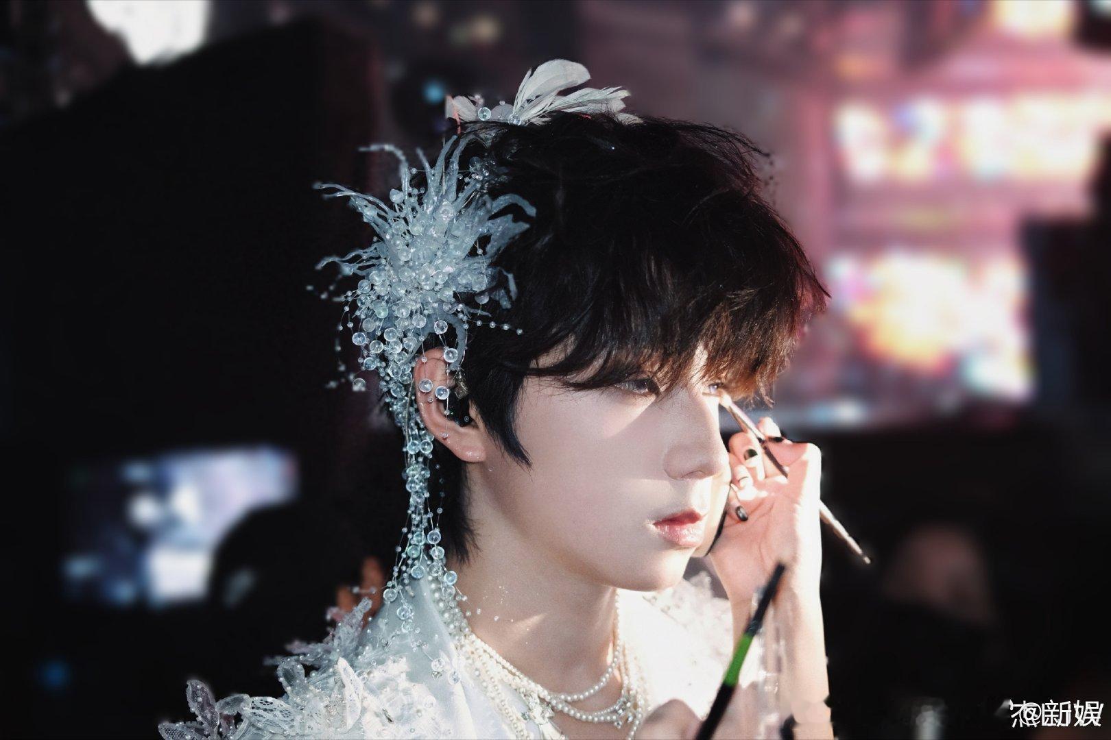 王橹杰这次荣耀之战给我带来了很多王橹杰的荣耀之战总结新风格、新乐器、关键part