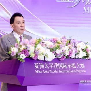 陈冠希父亲陈泽民又出来了，这次不是因为儿子，也不是娱乐圈旧闻，而是多了一个新身份