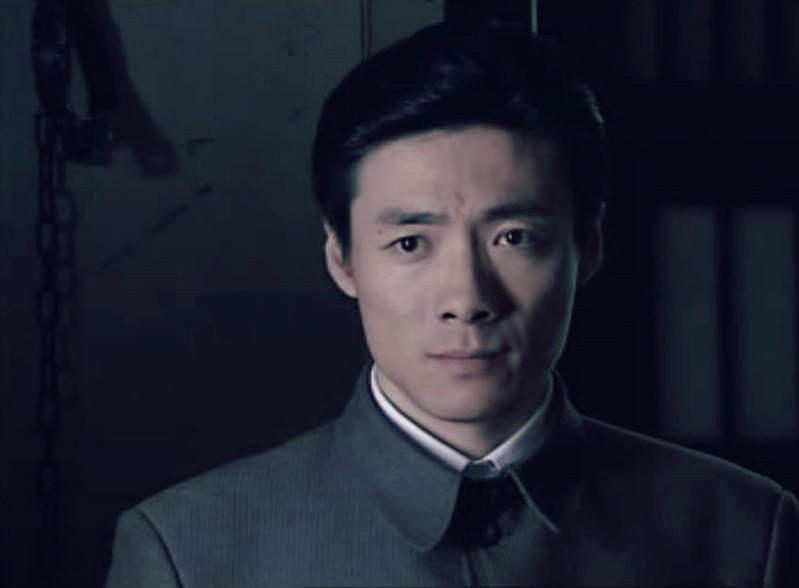 史上 最能熬的明星，祖峰，是个天生的演员。
他出生在普通家庭，上学时就泡在各种校