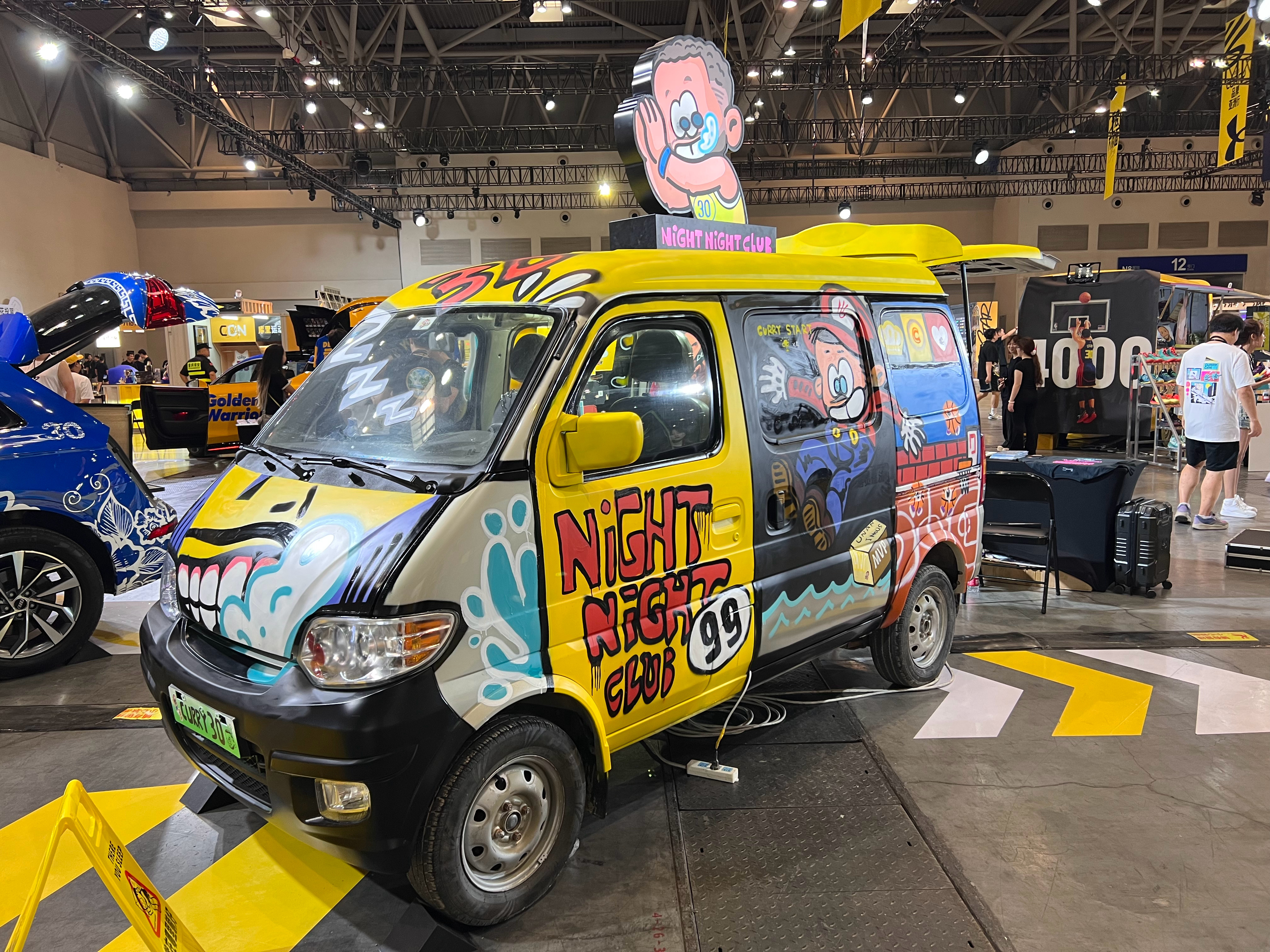 欢迎大家来老韩和我的展台来玩库里currycon2025库里品牌亚洲行 ​​​