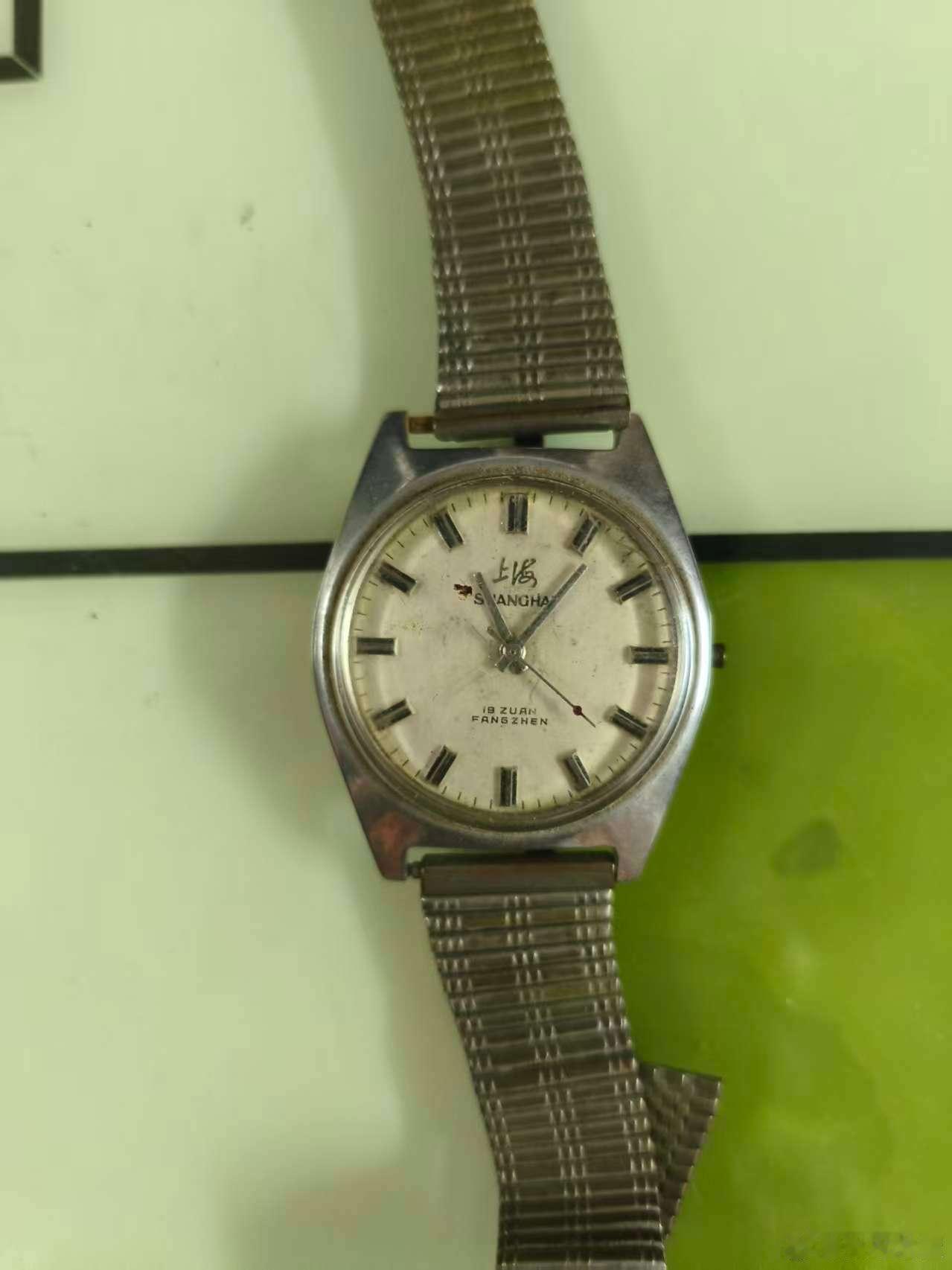 七、上海牌 7120 型手动机械表这只仍然是上海牌 7120 型手动机械表，和你