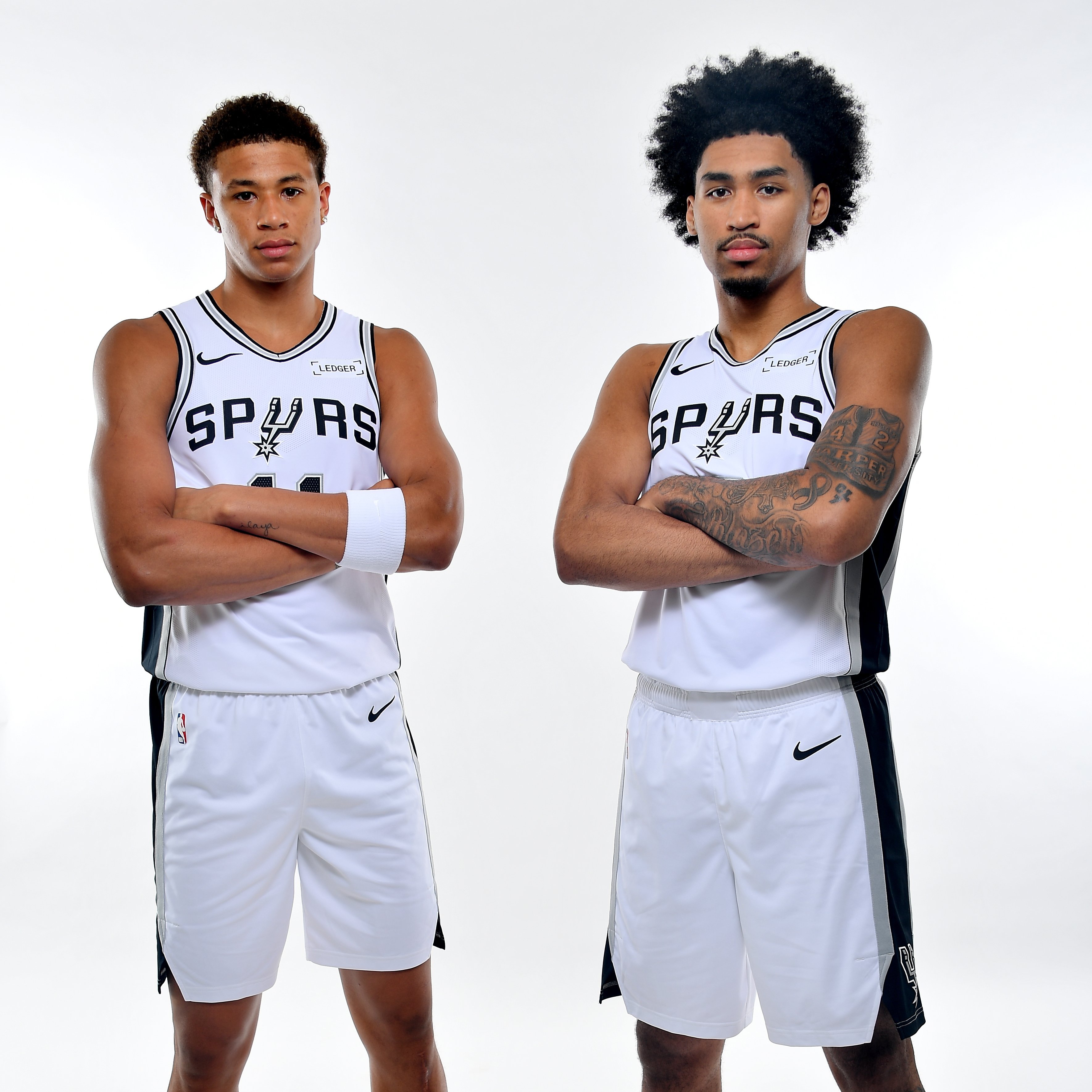 卡布昨天赛后采访谈到哈珀：“老实说，如果他在其他球队，他绝对是先发，甚至现在会领