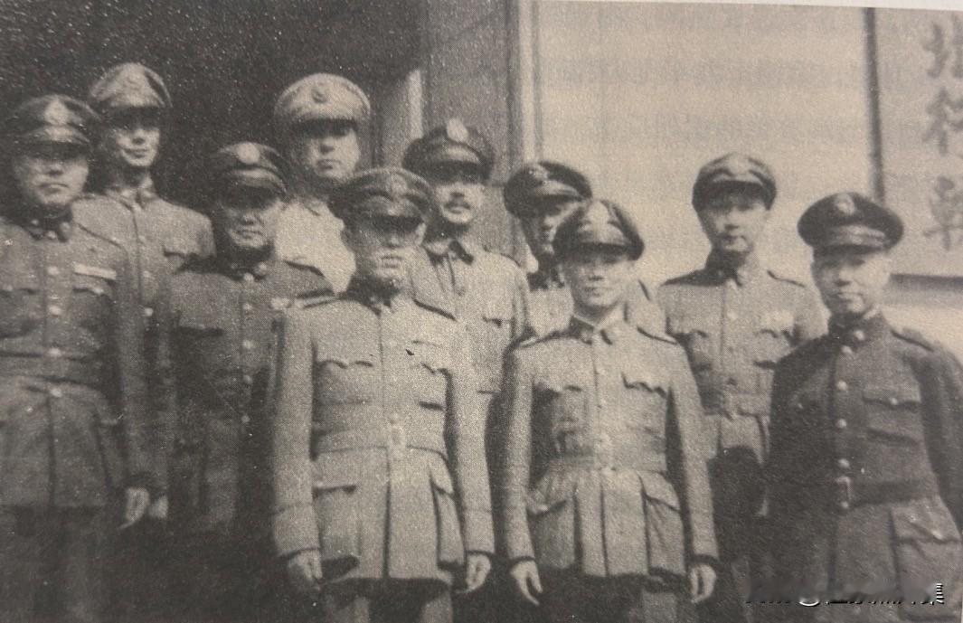 1947年8月，蒋介石任命陈诚接替熊式辉任东北行辕主任，意图扭转东北战局。陈诚9