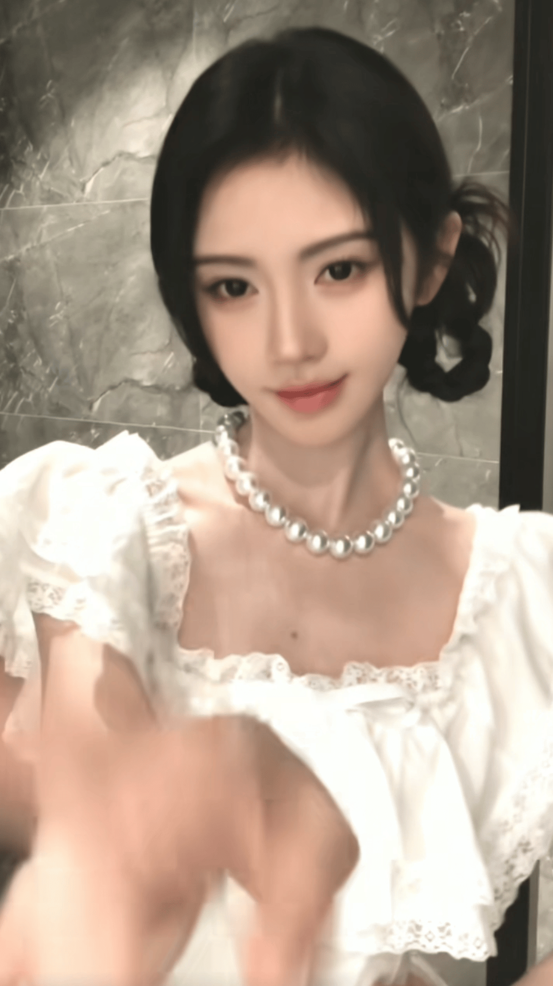 点赞这个鞠婧祎 下家今晚马上塌房！ 