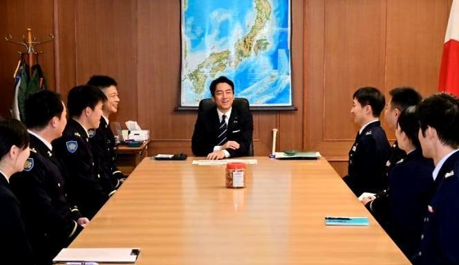 苏联，从日俄战争中汲取了教训，也找到了日本的弱点——就是生理性慕强，畏威。

