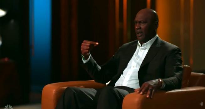 乔丹谈传授爱德华兹破夹击经验：无球跑动和切入内线都是办法12月3日讯 NBA名宿