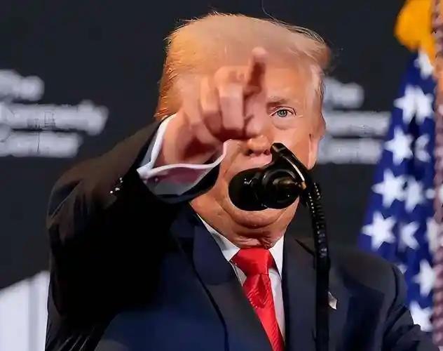 特朗普彻底不装了，打伊朗的真实目的终于摆上了台面，在接受美国媒体采访时，他撂下一