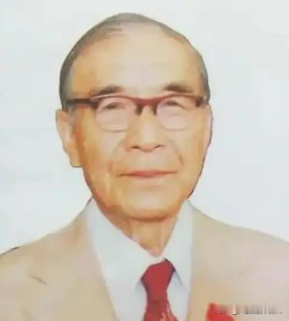1988年上海，86岁的名医邝安堃不顾子女反对，娶23岁的小保姆，四年后邝安堃去