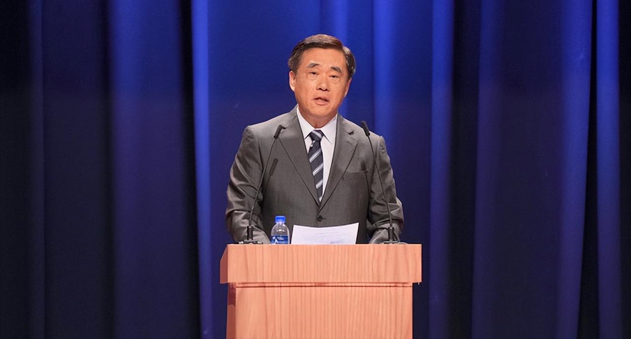 中国台湾省内，国民党主席选举辩论会上，候选人郝龙斌在谈到国民党的两岸路线时，抛出