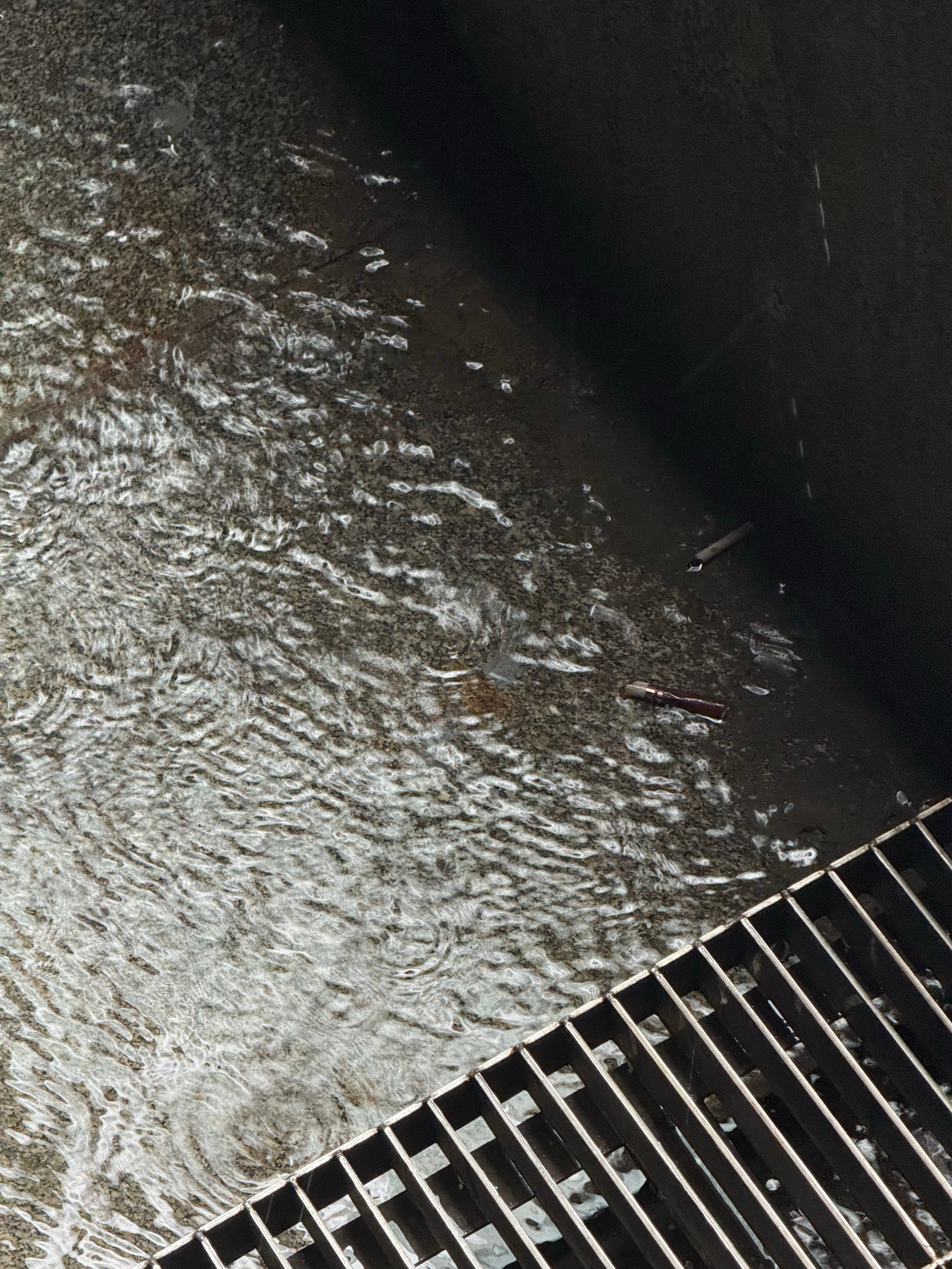 深圳暴雨 又是打工人破防的一天怎么老是上下班才下雨呀[怒] ​​​