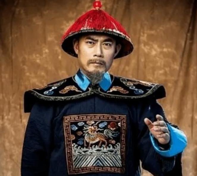 1747年，65岁的孙嘉淦请辞归乡，乾隆同意了。回家当日，有人偷偷报信给乾隆，信