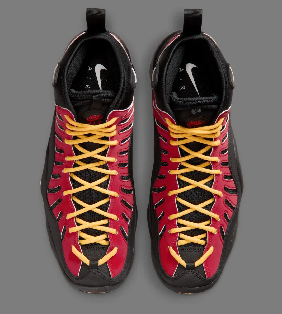 Nike Air Bakin OG 复刻的官图放出，预计九月份发售。 