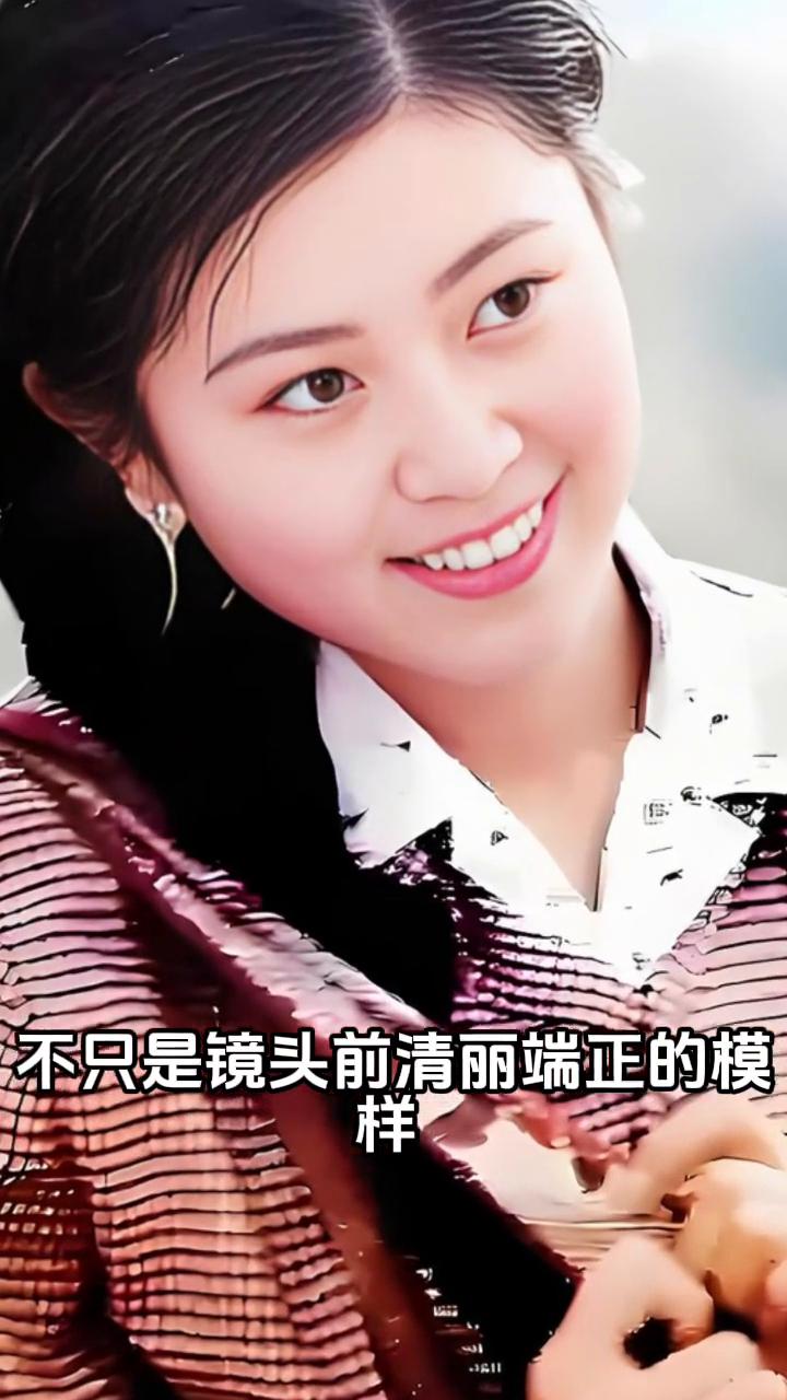 倪萍的美不只是镜头前清丽端正的模样，更是岁月淬炼出的才情与胸襟。半生阅历化作从容