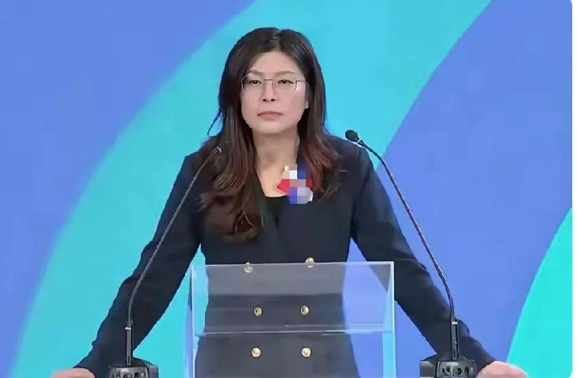 “备战不求战，不放弃武力保卫台湾”——某党新媒体账号公然叫嚣。
 
其声称“台湾