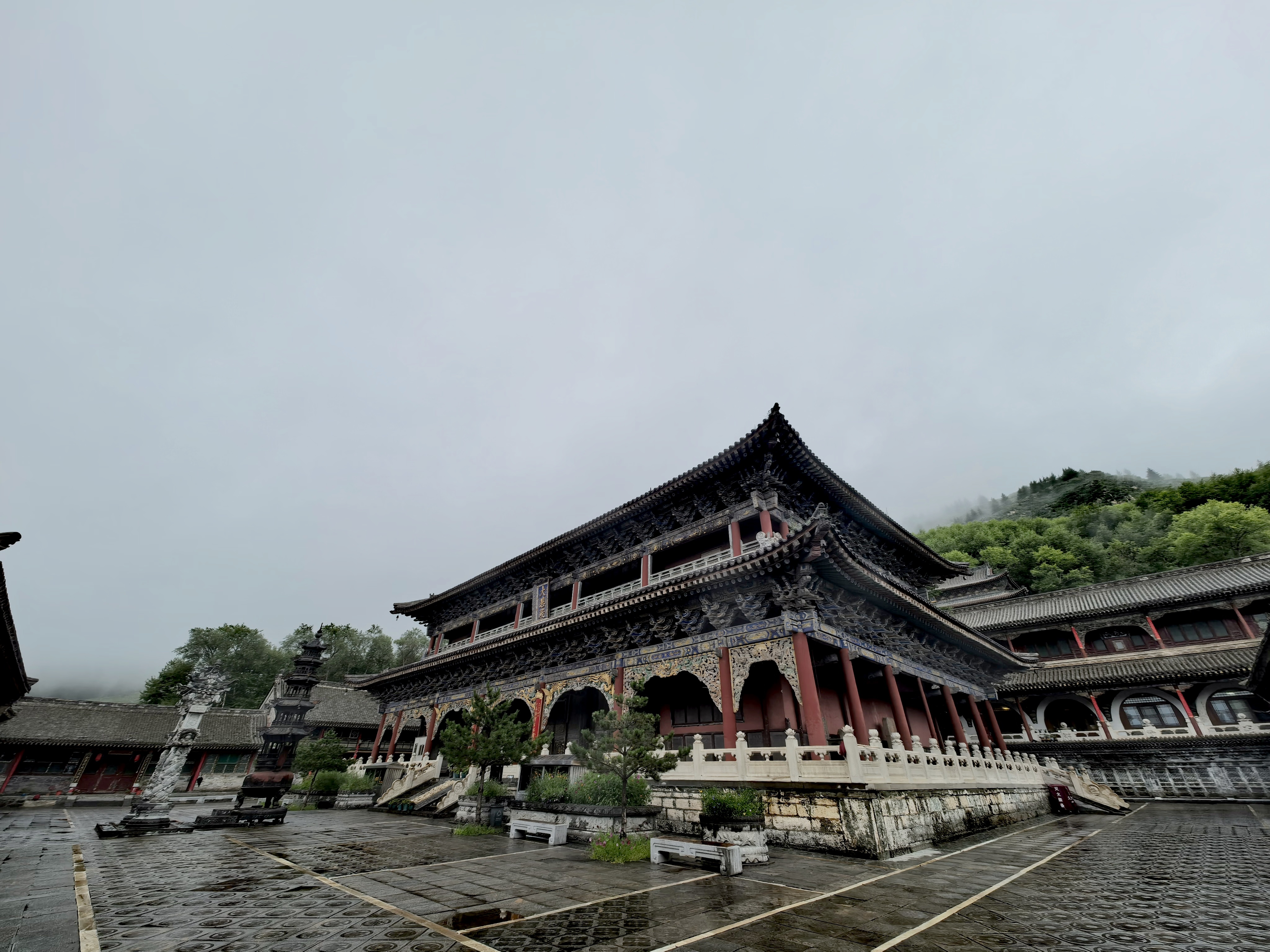 一想到死，还有什么放不下 若知身是客，何处惹尘埃。既识命如露，万般皆可轻。 你问