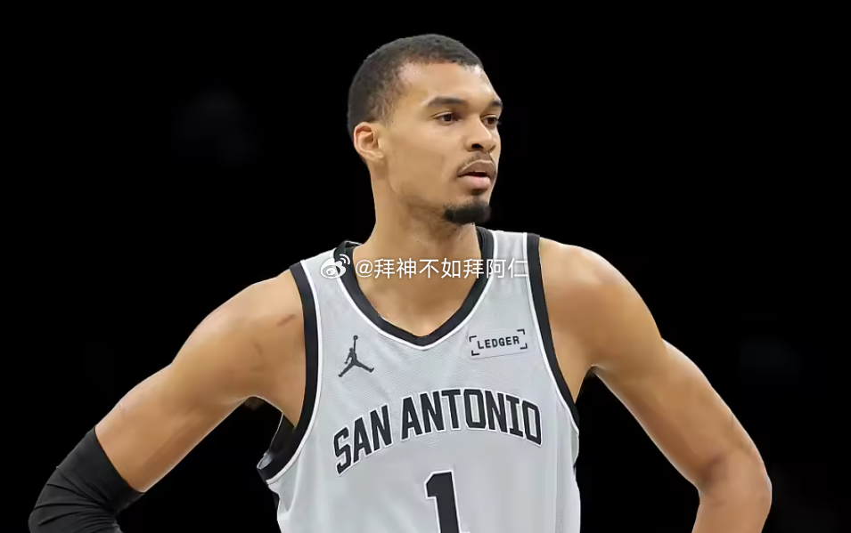 马刺队客场以132-104大胜国王。本场比赛马刺队七人得分上双，早早确立了比赛优