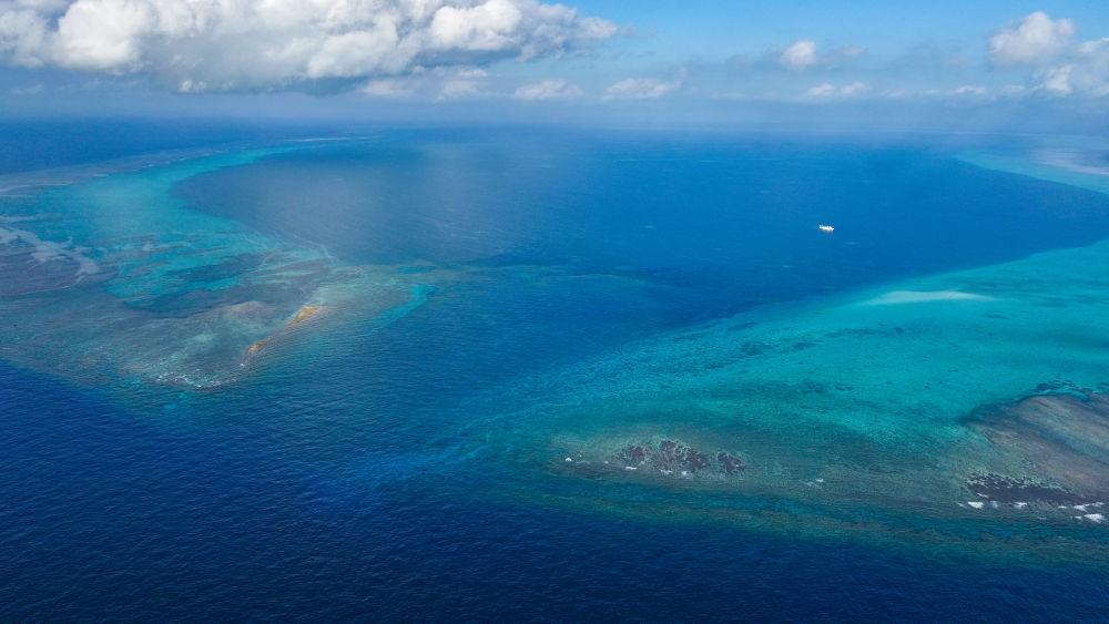 菲方误判中方层级，2架民用机硬闯黄岩岛，南部战区处置干脆利落




先说说菲律