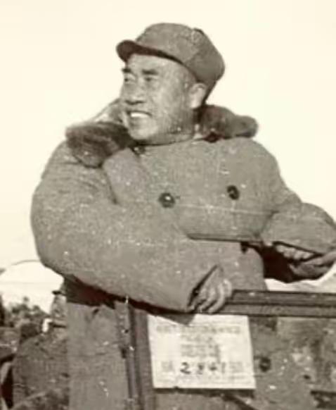1950年，土改时，四川有个地主却不慌，工作队来他家时，他拿出一张借条，众人看到