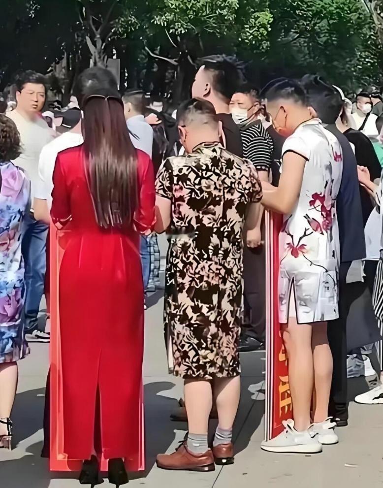 哈哈哈哈哈笑亖在考场外考场内热火朝天考场外热火朝天 ​​​