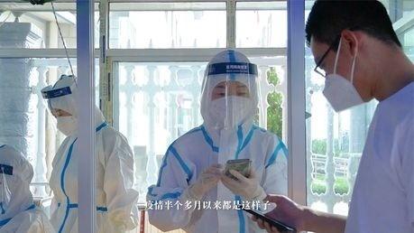 “粪水浇菜” 是污染食物的源头？中科院院士曾毅认为，农村人用粪水直接浇菜，完全是