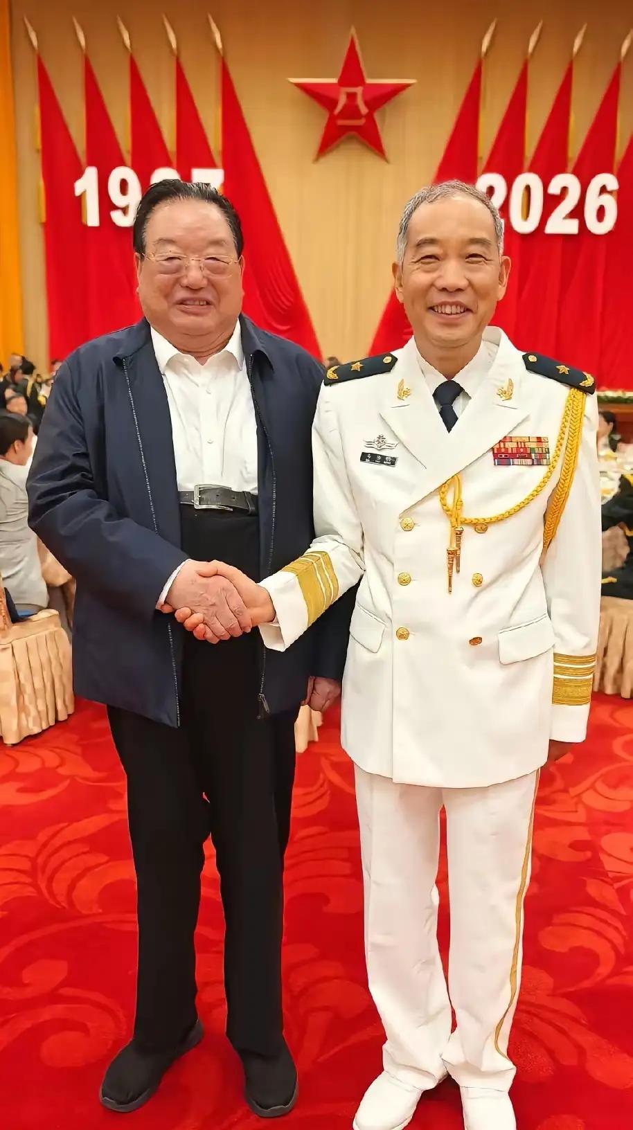 一个曾任国防大学副政委、教授，中将军衔，一个是中国工程院院士、海军工程大学教授、