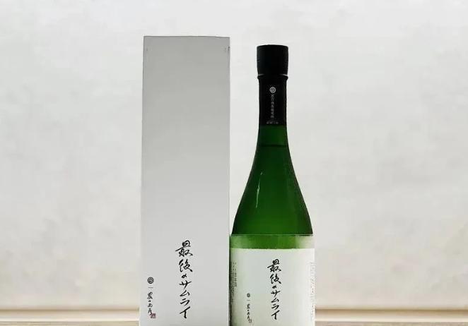 急疯了！据日本媒体报道，最近日本清酒和食品运到中国，在海关那边卡得比以前久，不少