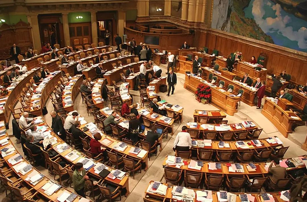 是制裁俄罗斯，还是给自己挖坑？1月26日欧盟27国正式通过禁俄天然气法规，202