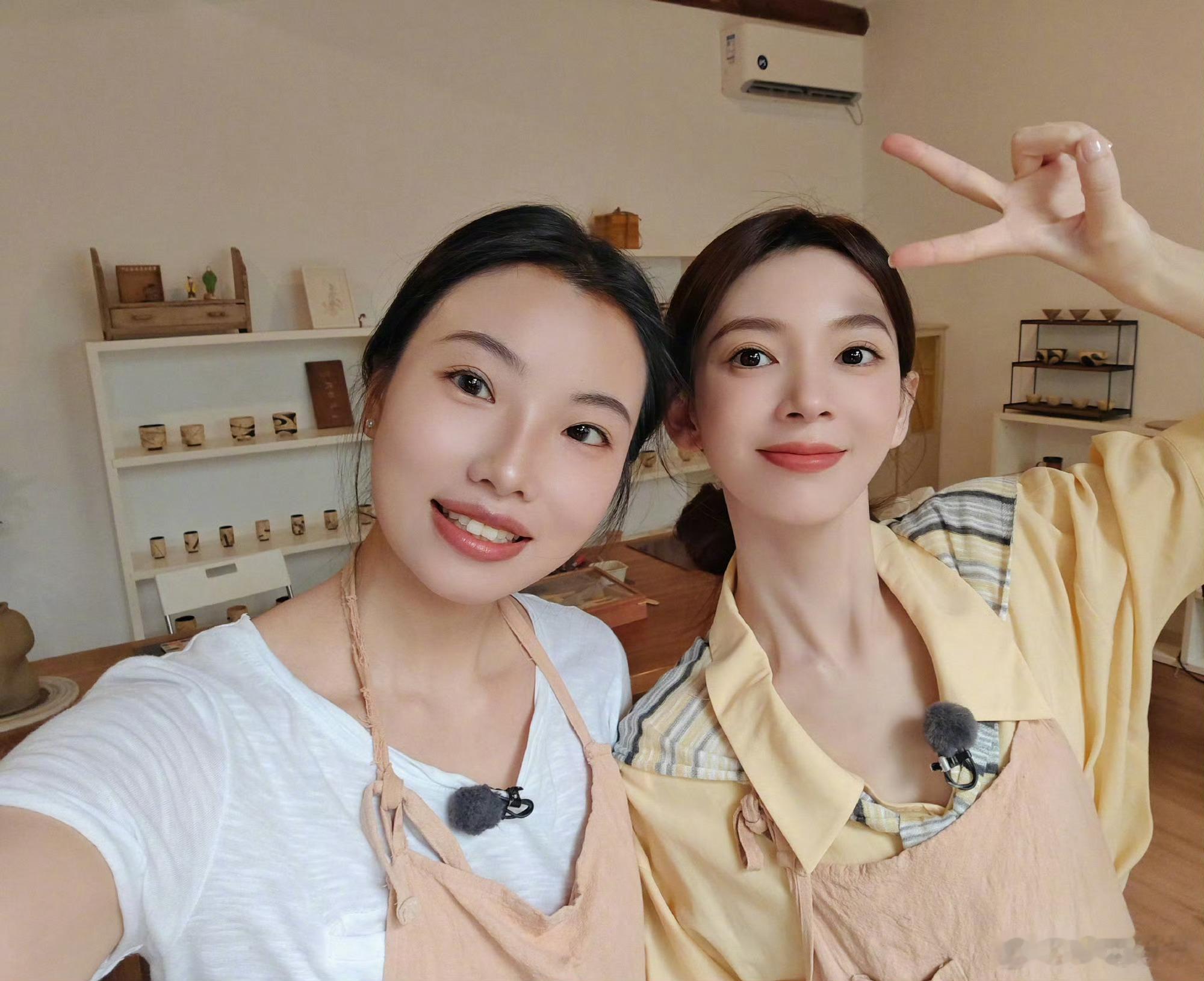陈瑶发文庆祝自己和闺蜜20周年我家那闺女真的太美好了！陈瑶晒日常纪念和闺蜜相识二