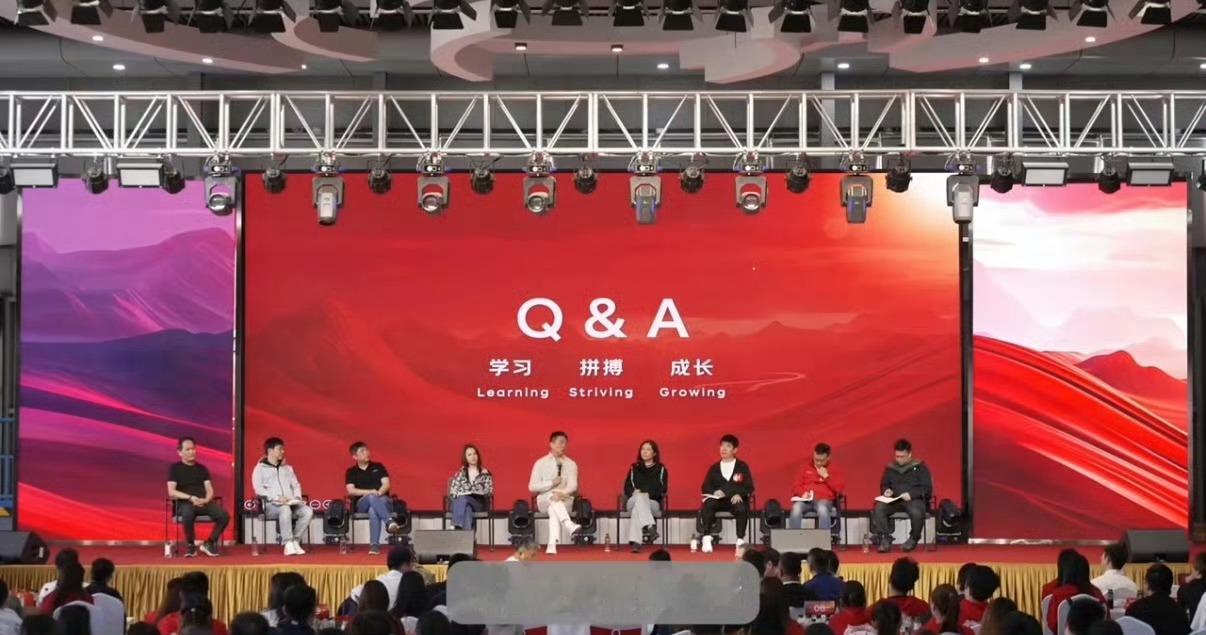 刘强东称想尽一切办法保兄弟们饭碗自动化技术不断更新，企业负责人表态会尽力保住所有
