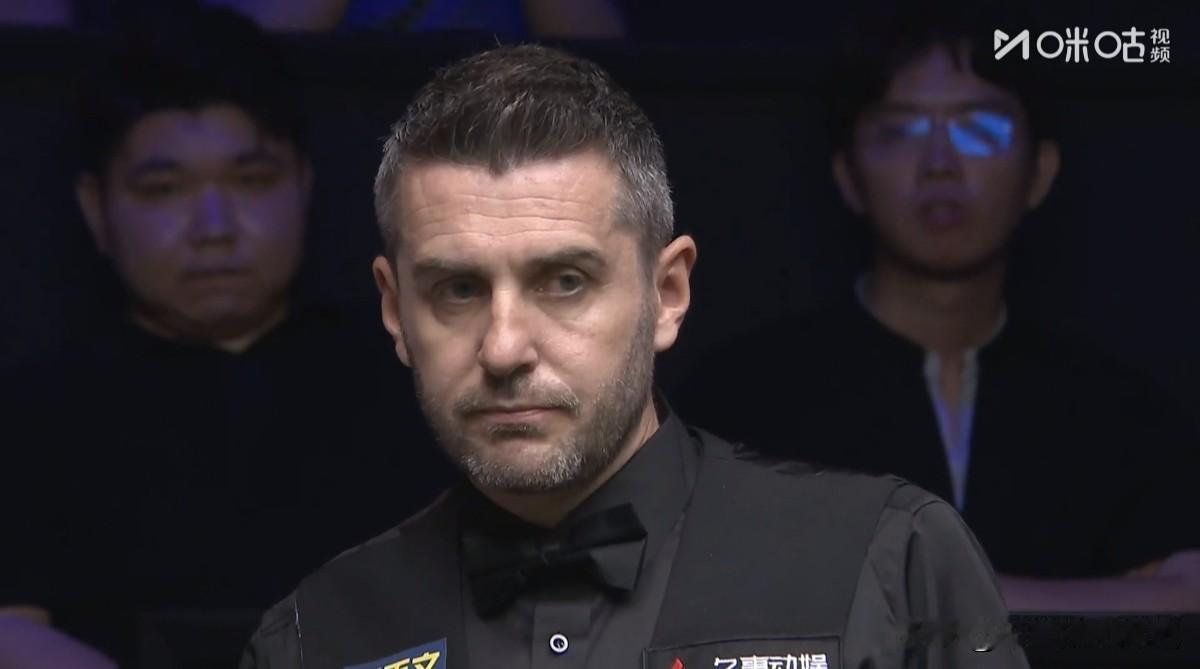 3：1，单杆135分，周跃龙领先塞尔比进入中场休息！
      北京时间今晚，