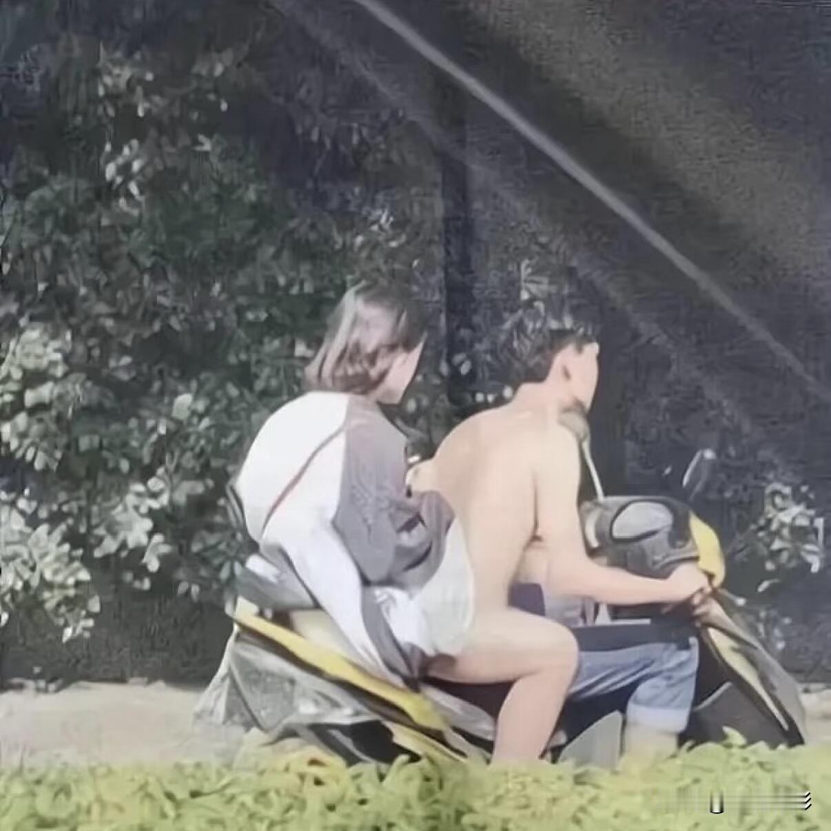 看了半小时，差点以为是裸奔[笑哭][笑哭][笑哭]