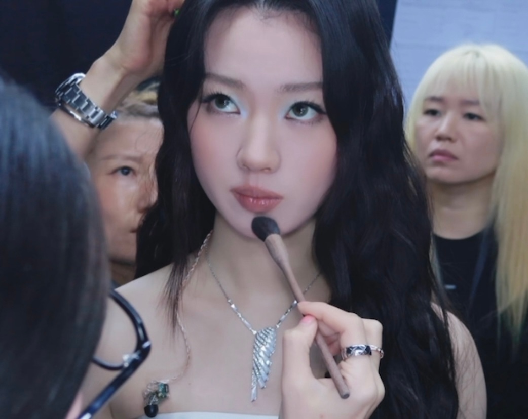 不分享 只评判 这谁家小孩夹在我妈中间❓ 