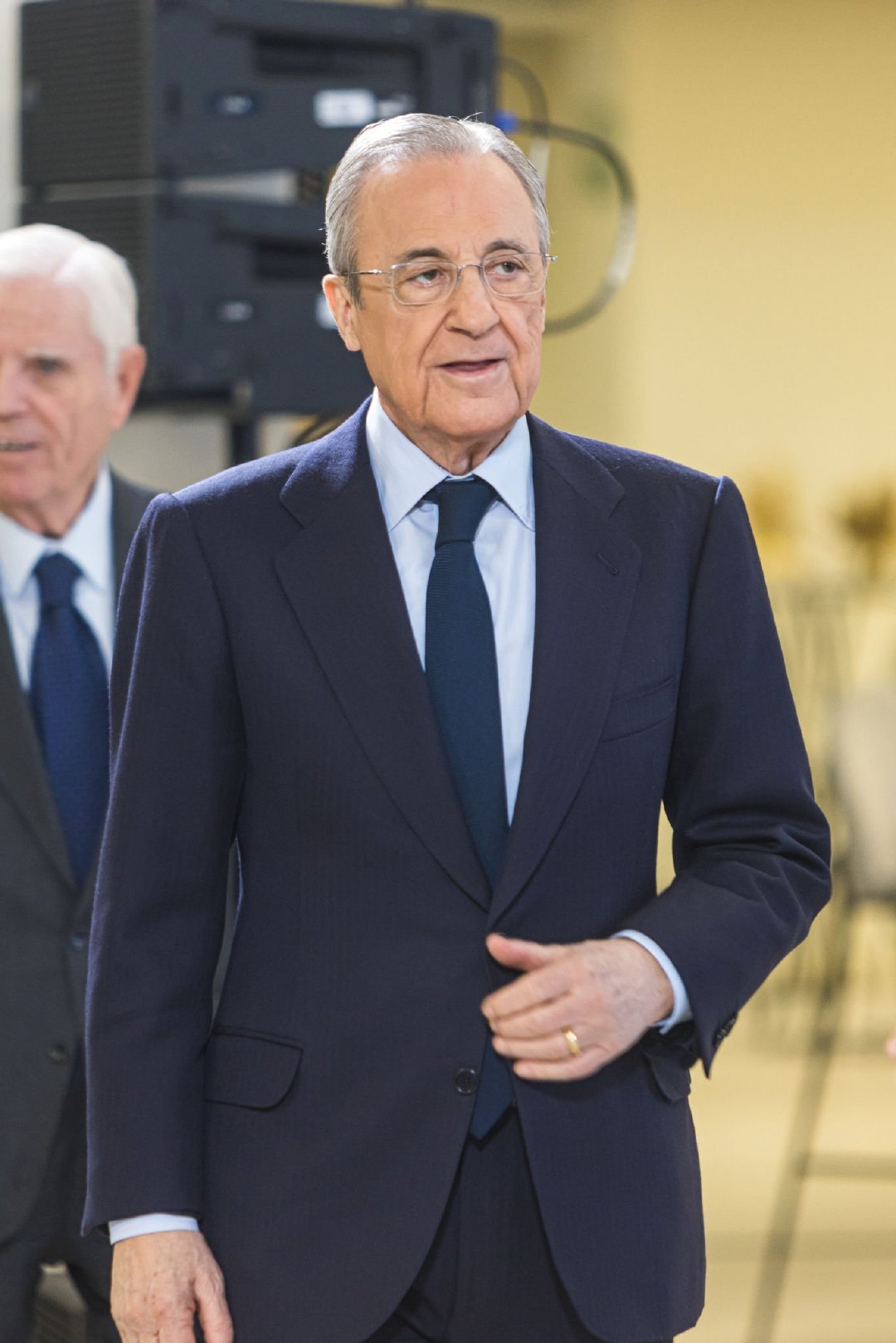 Guillermo Rai：弗洛伦蒂诺正在考虑在赛季结束前公开谈论俱乐部的现状。