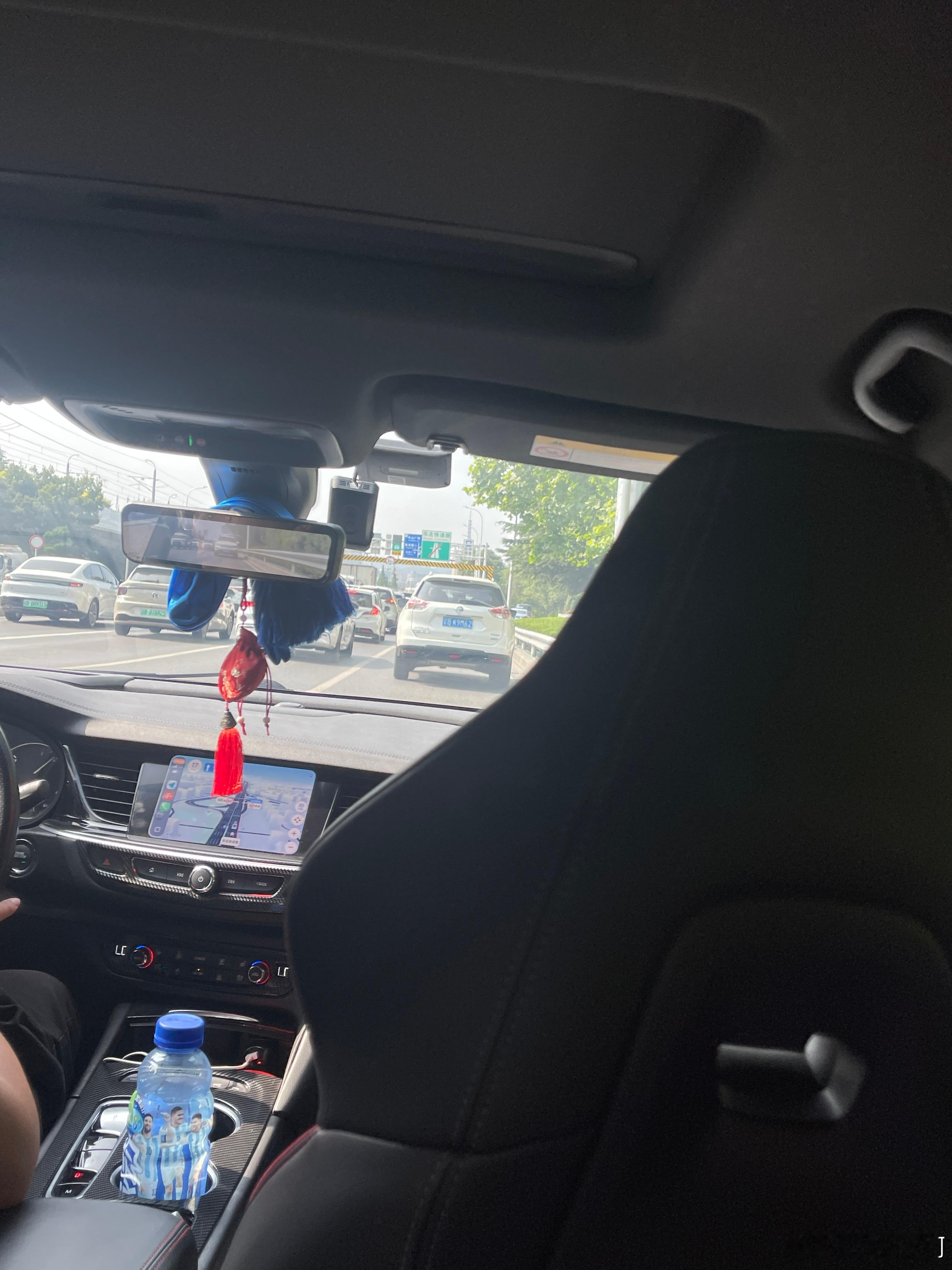 早上的东快路。 