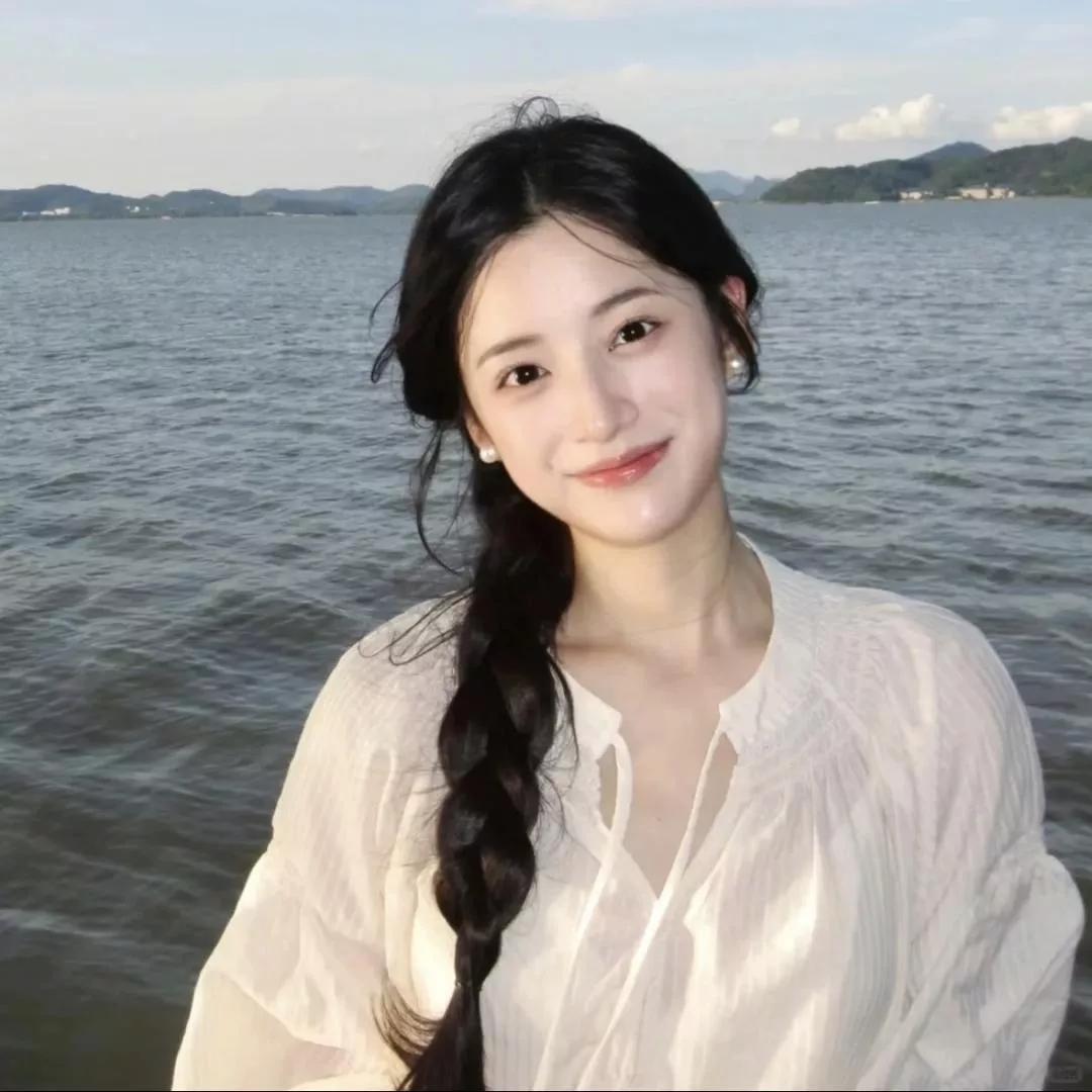 在湖边打卡，清新自然的美景湖畔风景照 湖边景致 日落湖边景色 湖边好风光 湖边长