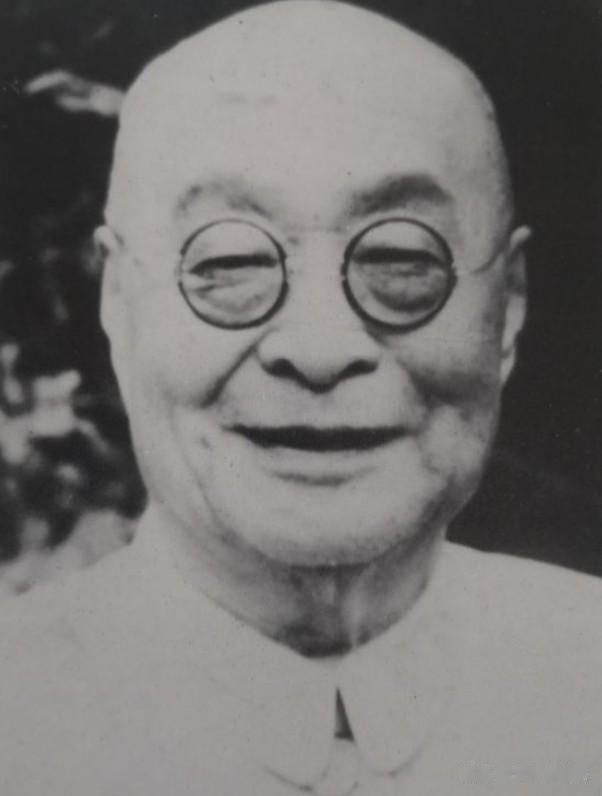 1929年，汪精卫的岳母病重，请遍西医名医，均无良策。无奈请来民国第一中医施今墨